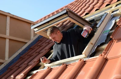 Pose de fenêtres de toit Velux à Labretonie